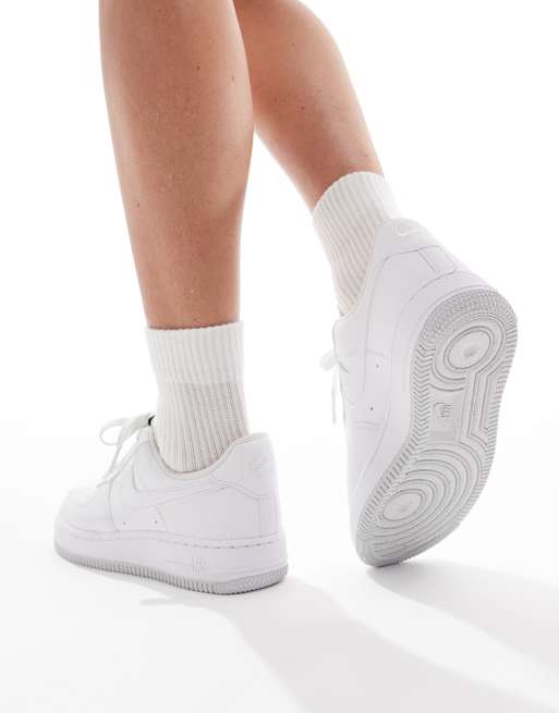 Nike Air Force 1 '07 NN trainers in white 