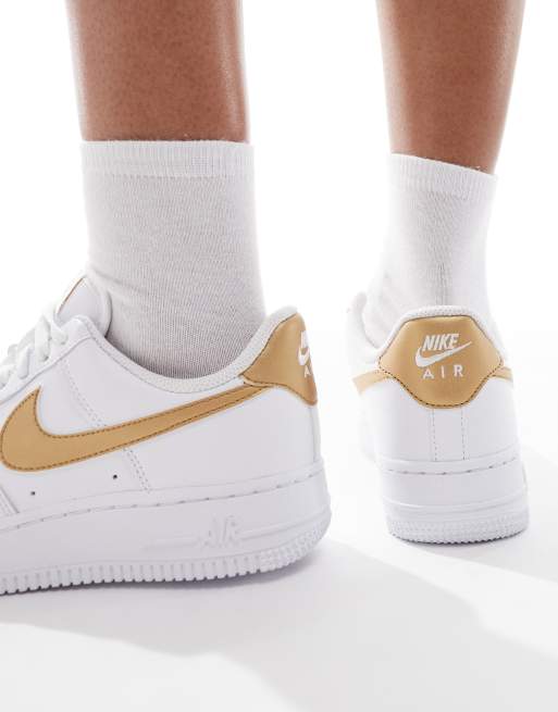 Nike Air Force 1 '07 NN trainers in white and gold, 4 of 5