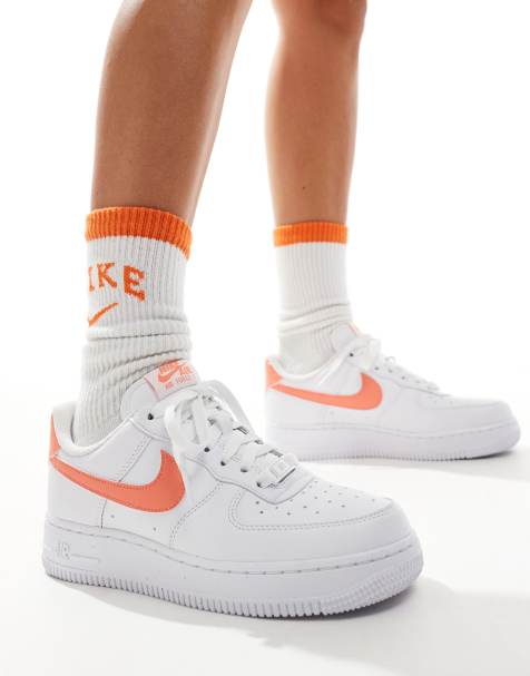 Nike Air Force 1 '07 NN trainers in white & pink - view 1
