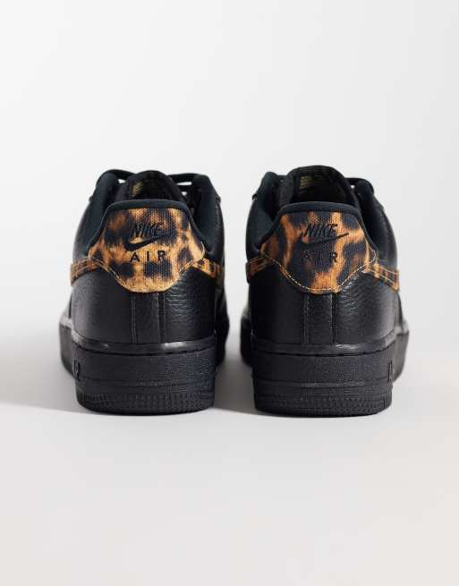 Nike Air Force 1 '07 SE sneakers in black with leopard print detail, 4 of 5