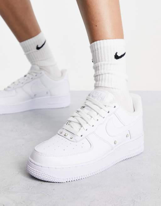 Nike Womens Air Force 1 '07 SE (White) 8.5