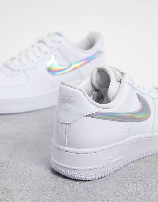 Nike Air Force 1 07 Sneaker In Weiss Und Metallic Silber Asos