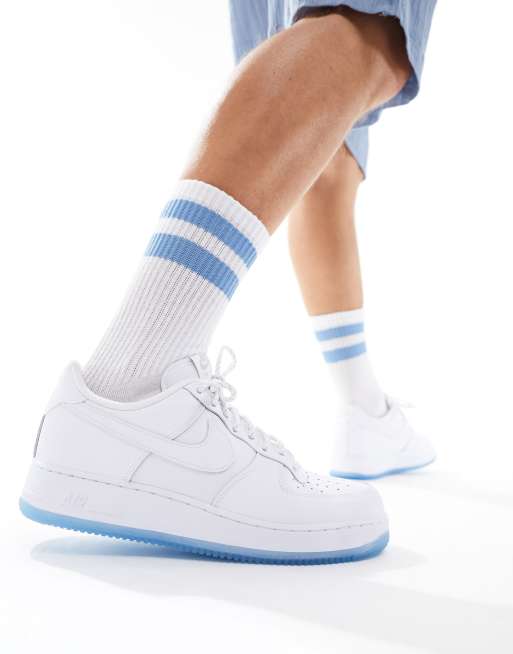 Nike Air Force 1 07 Sneaker in WeiB und reflektierendem Silber ASOS