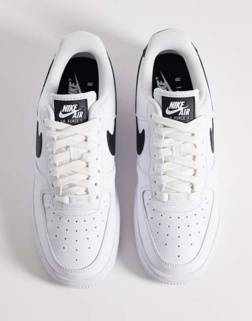 Nike – Air Force 1 '07 – Sneaker in Weiß und Schwarz, 3 von 5