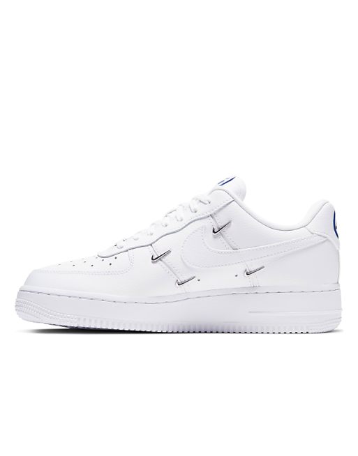 Nike Air - Force 1 07- Sneakers bianche con mini logo Nike metallico Nike Air - Force 1 07- Sneakers bianche con mini logo Nike metallico