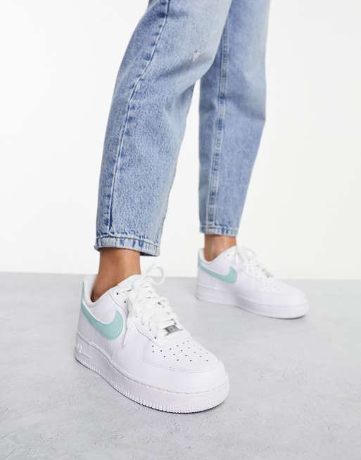 Nike Air Force 1 07 Sneakers bianche e blu ghiaccio giada