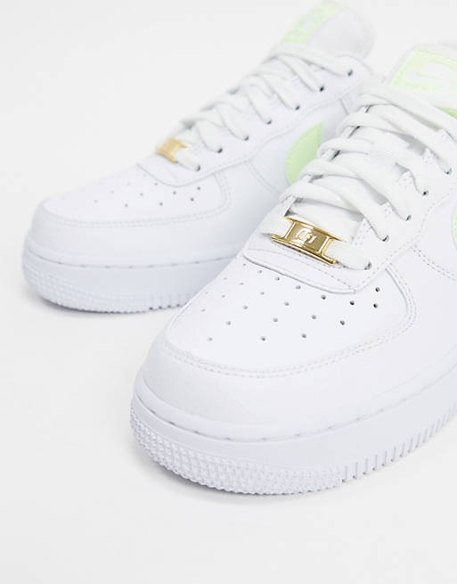 Nike Air - Force 1 '07 - Sneakers bianche e verde fluo | ASOS