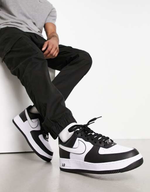 Nike air force 1 07 sort og on sale hvid