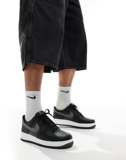Nike Air Force 1 '07 sneakers in black and gray