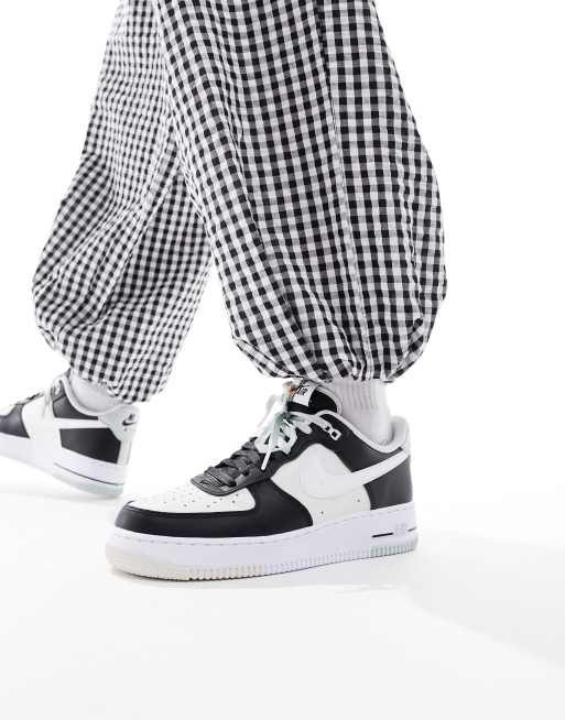 Nike Air Force 1 '07 sneakers in black and off white | ASOS