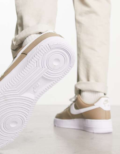 Nike Air Force 1 '07 sneakers in khaki and white