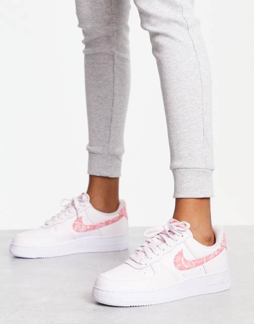 Air force ones outlet with pink nike sign