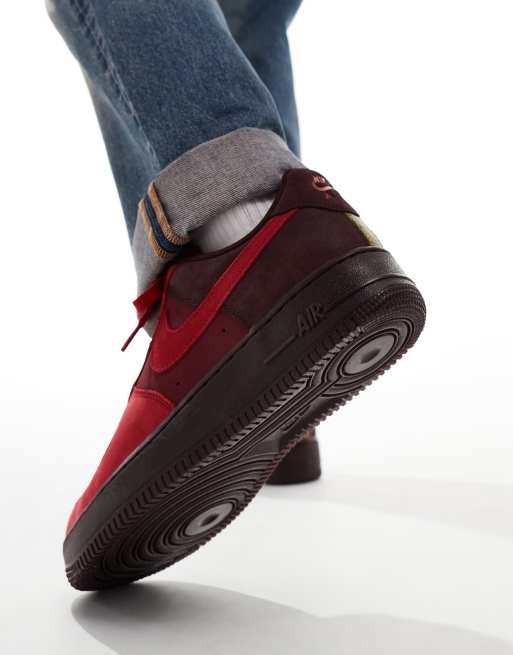 Nike Air Force 1 07 sneakers in red