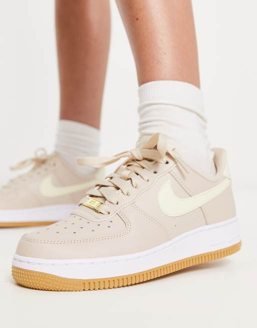 Nike Air Force 1 '07 sneakers in sand