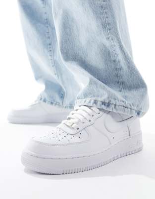 Nike Air Force 1 '07 sneakers in triple white