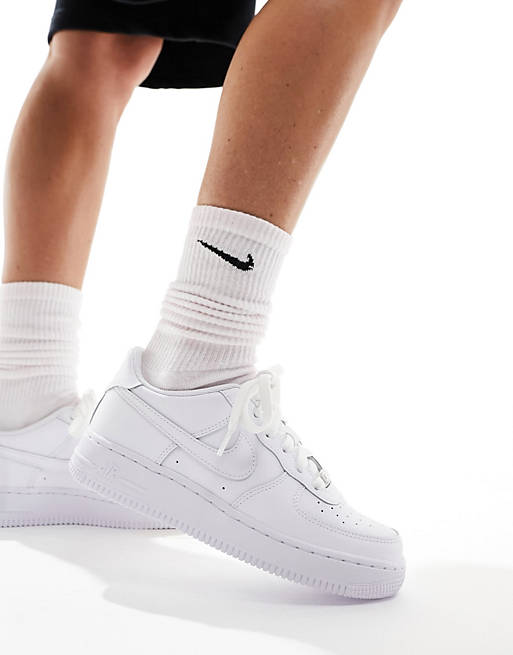 Nike Air Force 1 '07 sneakers in triple white | ASOS