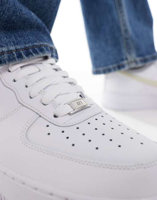 Nike Air Force 1 '07 sneakers in white and beige, 4 of 5