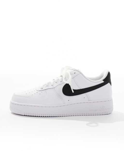 Nike Air Force 1 '07 sneakers in white and black