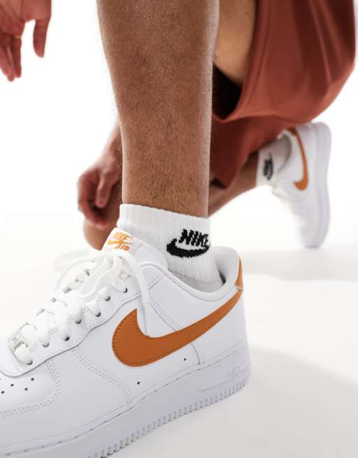 そーです！！ Nike Air Force 1 ホワイト/ブラウン Nike Air Force 1 '07 sneakers in white and brown | ASOS