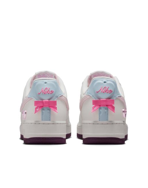Nike Air Force 1 '07 sneakers in white and burgundy , 3 of 4