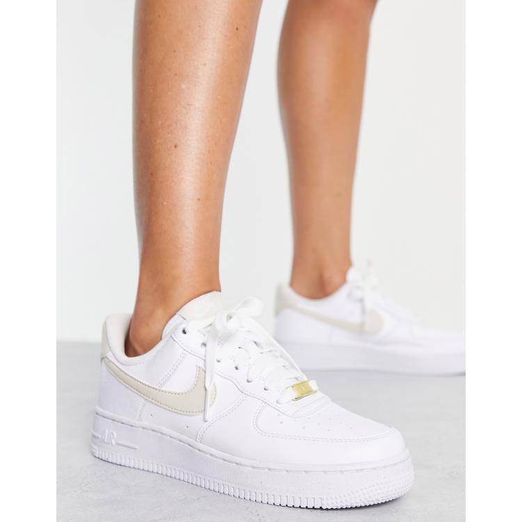 Nike women's air force 1 '07 white/metallic outlet silver-gold