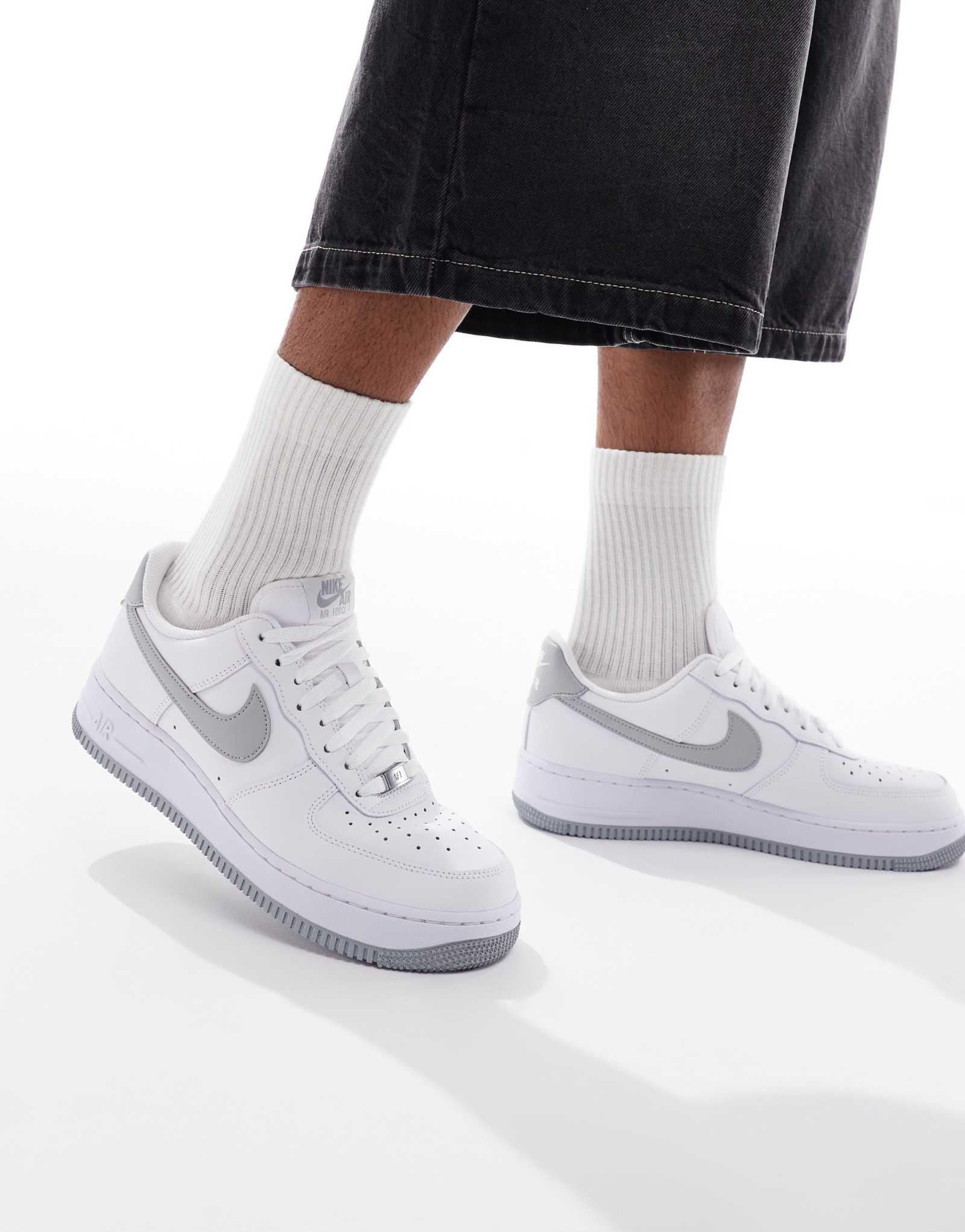 Кроссовки Nike Air Force 1 '07 Белого И Серого Цветов
