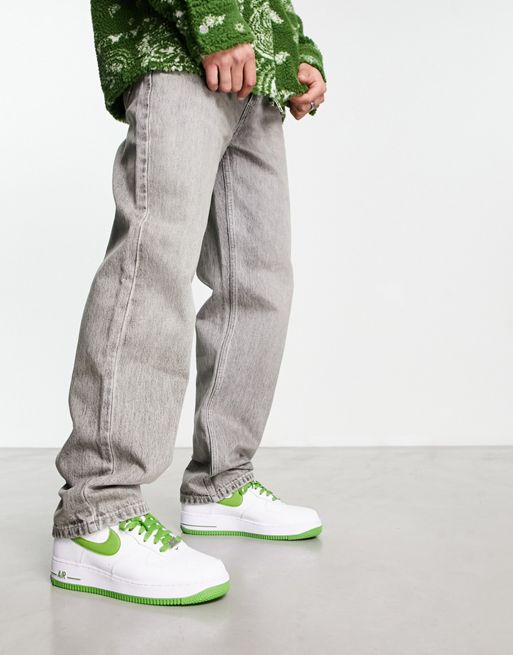 Nike Air Force 1 '07 sneakers in white and green | ASOS