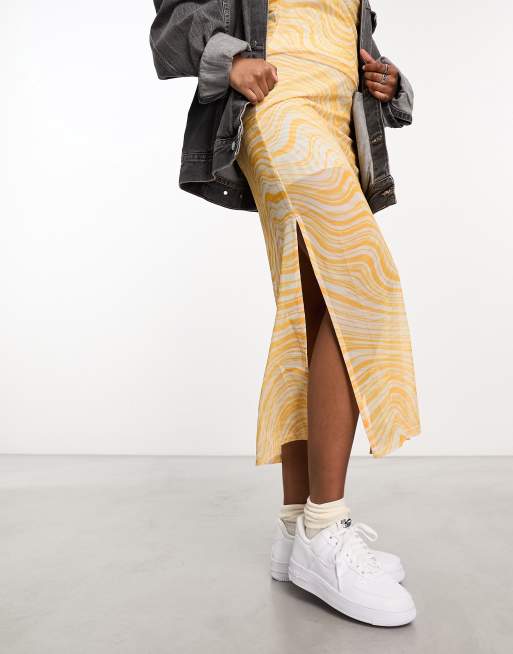 Peep the Flamingo Pink Details on the New Nike Air Force 1 Valentines Day 07 sneakers in white and iridescent swoosh Shoes NIKE Air Max Tailwind IV CK2600 600 Barely Rose Smoke Grey ClassicfuncenterSh...