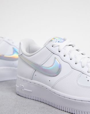 Nike Air Force 1 '07 sneakers in white and metallic silver | ASOS