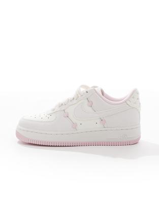 Nike Air Force 1 '07 Sneakers In White