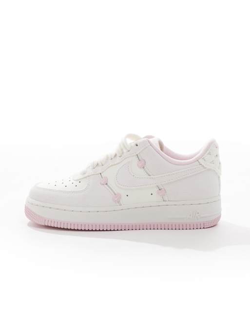 Nike Air Force 1 '07 sneakers in white and pink