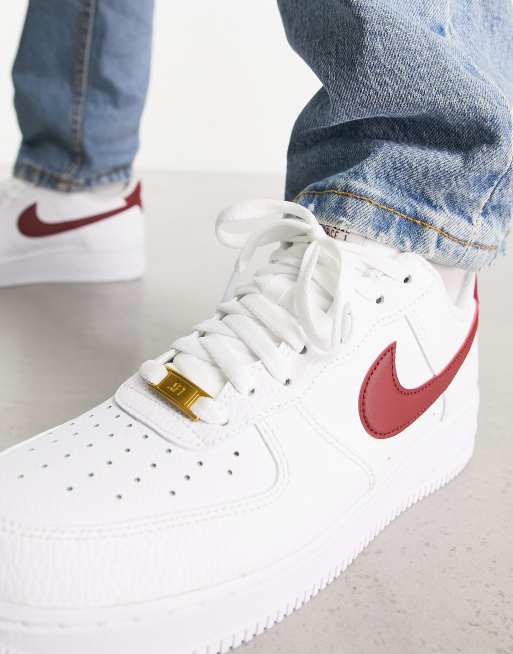 Nike Air Force 1 '07 sneakers in white and red