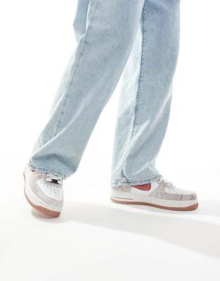 Nike Men's Air Force 1 '07 Lv8 Shoes In White