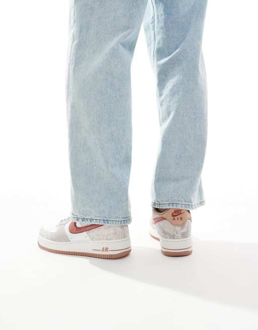 Nike Air Force 1 '07 sneakers in white and red, 5 of 5