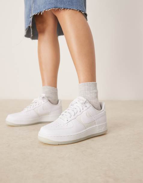 Nike Air Force 1 '07 sneakers in white with gum sole - view 1