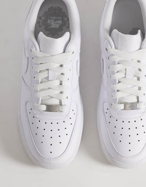 Nike Air Force 1 '07 sneakers in white, 3 of 5