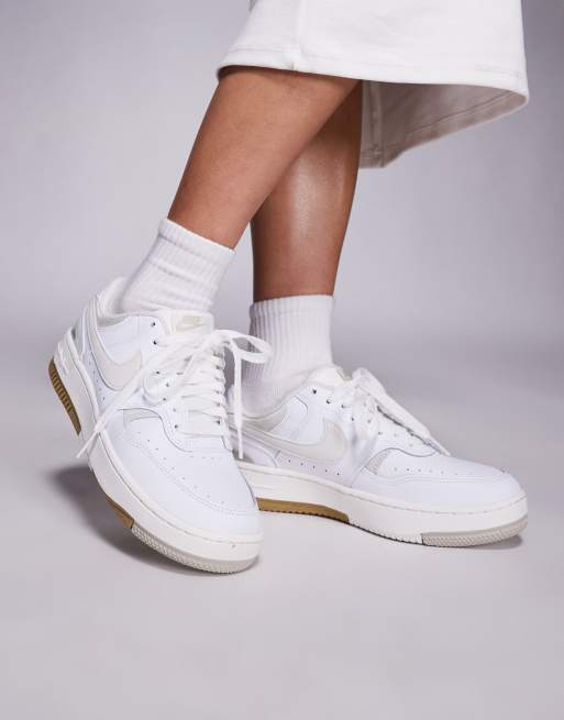 Nike Air Force 1 07 Sneakers in wit met zwart ASOS