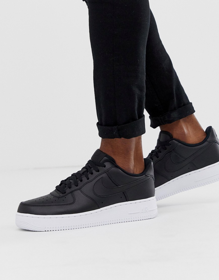 Nike - Air Force 1 '07 - Sneakers nere con suola bianca-Nero