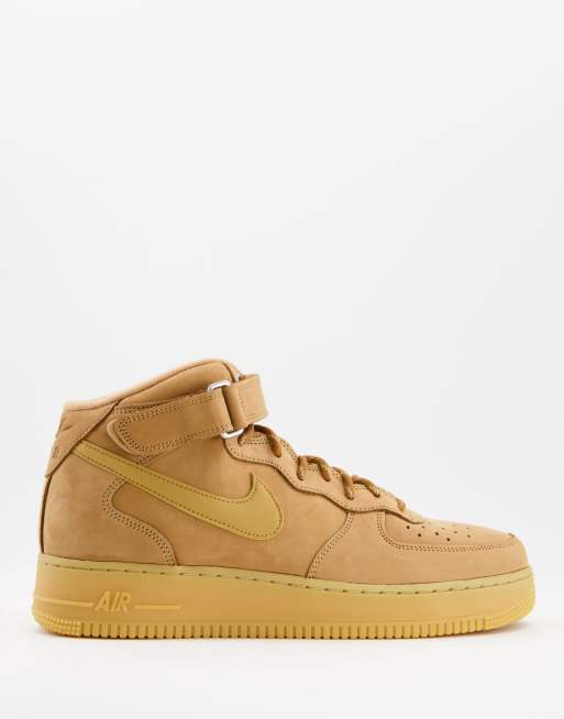 Nike Air Force 1 07 Sneakers van leer in vlaskleur