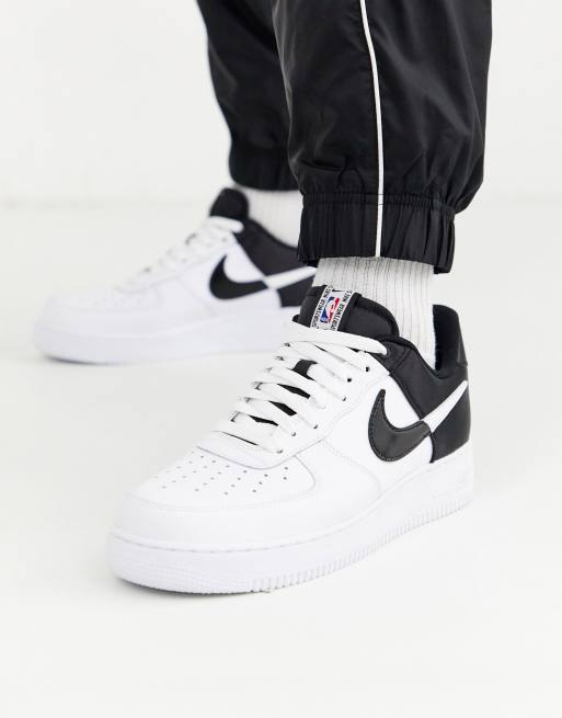 Nike air force 2025 1 hvid og sort