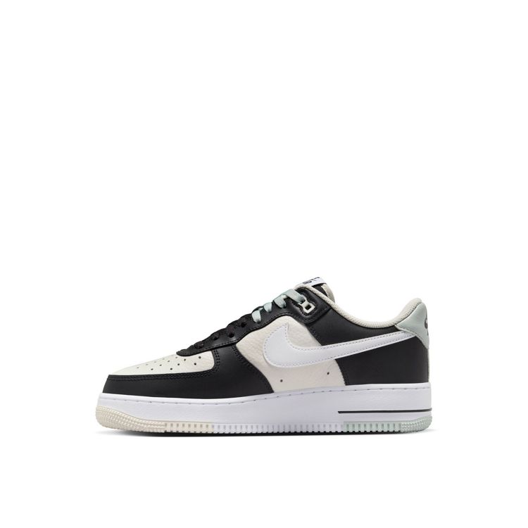 Nike Air Force 1 '07 trainers in black and off white | ASOS