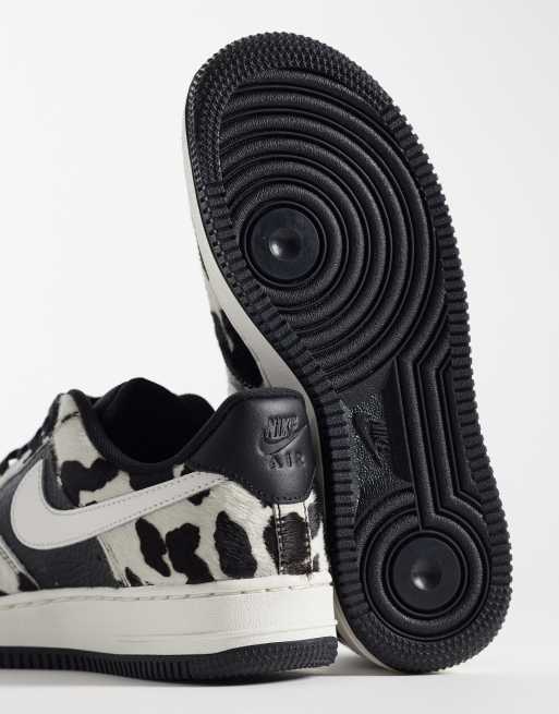 Nike Air Force 1 '07 trainers in black cow print , 4 of 5