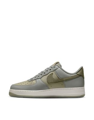 Nike Air Force 1 '07 trainers in green multi