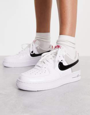 Nike Air Force 1 '07 trainers in grey, white and red