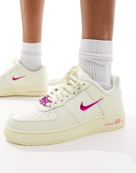 Nike Air Force 1 '07 trainers in off white &amp; pink