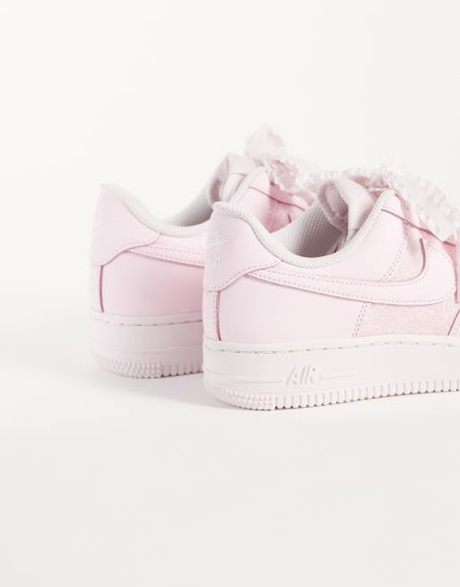 Nike Air Force 1 '07 trainers in pink satin, 2 of 5