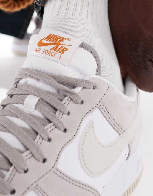 Nike Air Force 1 '07 trainers in white and cream , 3 of 5