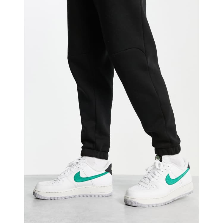 Nike Air Force 1 '07 trainers in white and green | ASOS