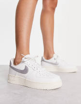 Nike Air Force 1 AF1 Volt Neon Yellow/ Green Youth 6Y Women 7.5 596728-701