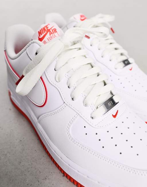 Nike Air Force 1 07 trainers in white and red